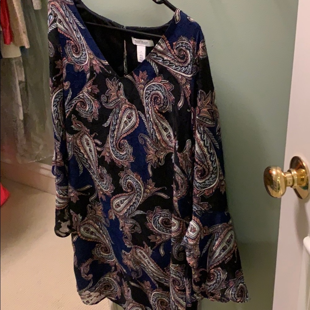 Flare sleeve dress